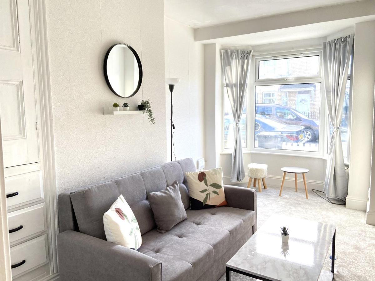 Kisobi Bedroom 1 Homestay Kingston upon Hull
