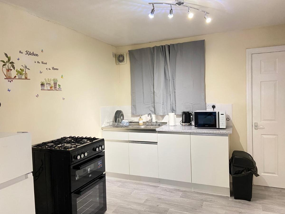 Homestay Kisobi Bedroom 1 Kingston upon Hull