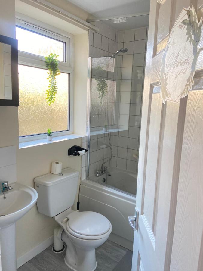 Kisobi Bedroom 1 Kingston upon Hull